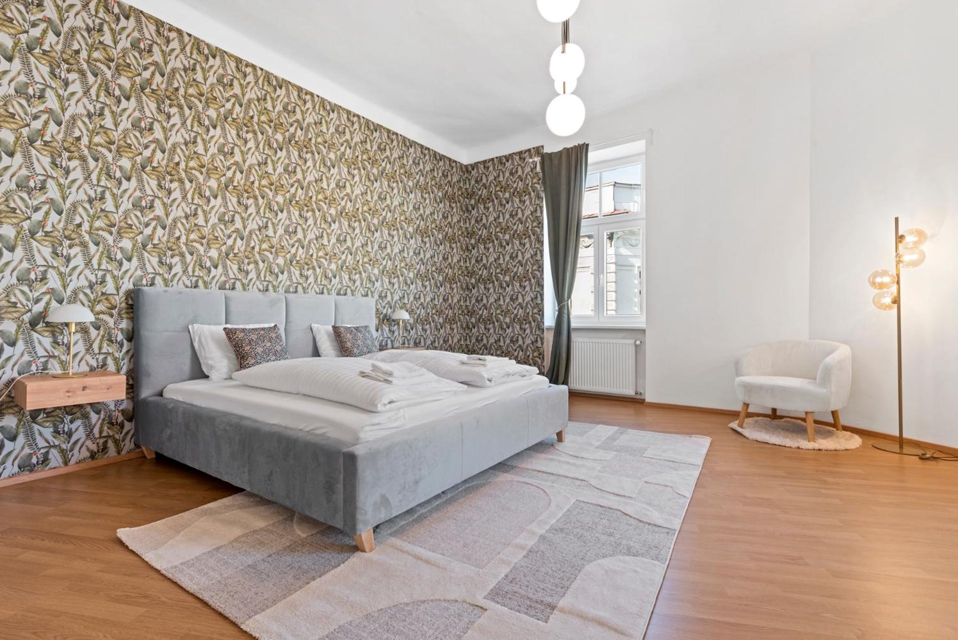 4ty3 - Schoenbrunn Is Calling Vienne